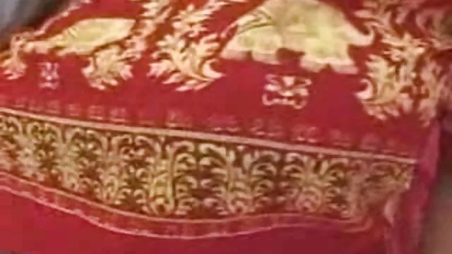 Puma brune séduisante serrée percée en filmes pornos arabes elle