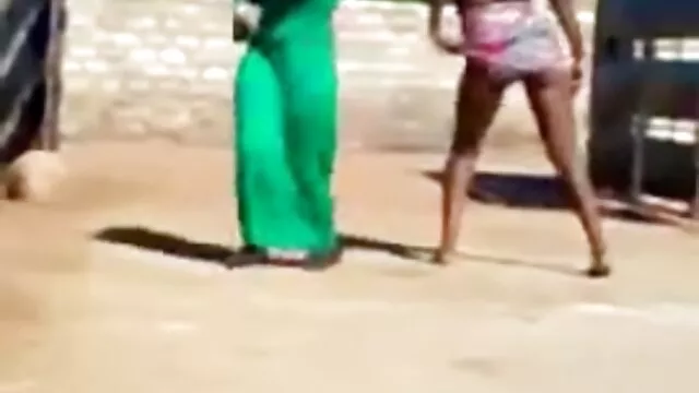 Une ado porno arab gratwi lesbienne douce joue avec ses chattes