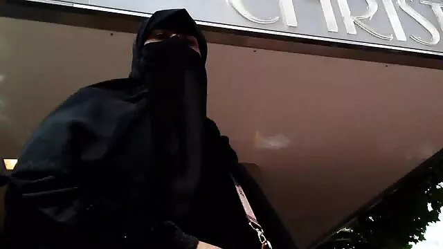 Elle est une matser les films x en arabe footjob